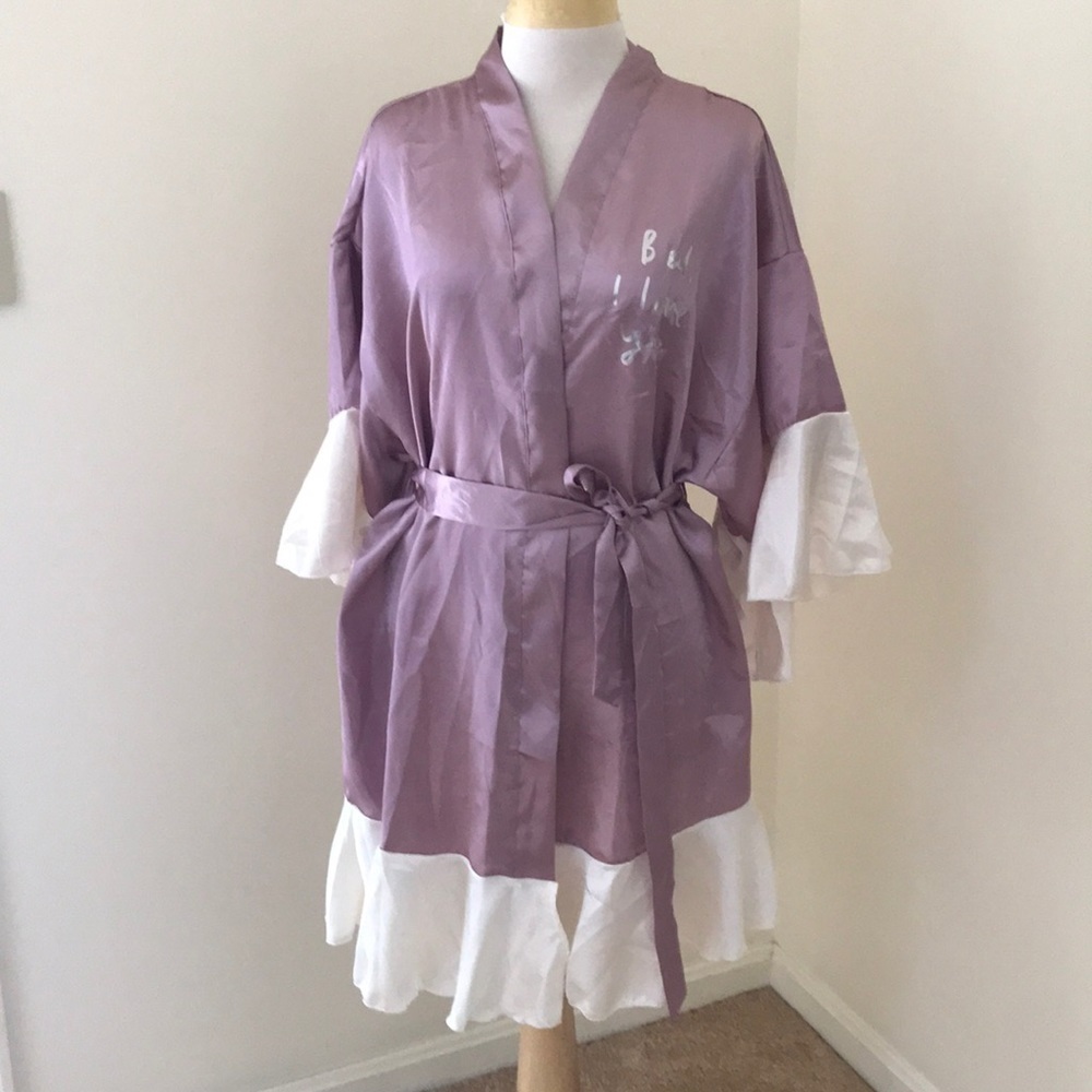 New! Viola Vann OS silky mauve/ ivory robe.